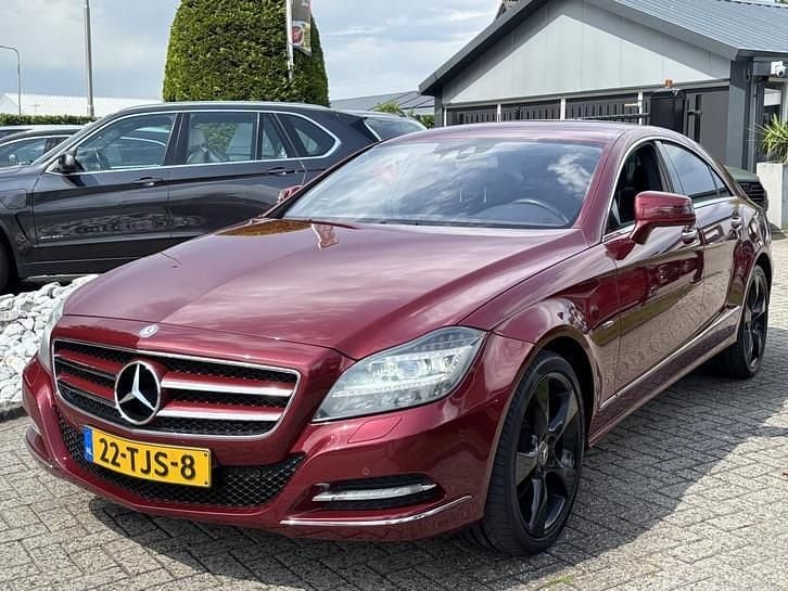 Rood Gebruikt 2011 Mercedes CLS350 Sedan | € 22.950 (Eerlijke prijs) - Afbeelding 1/4