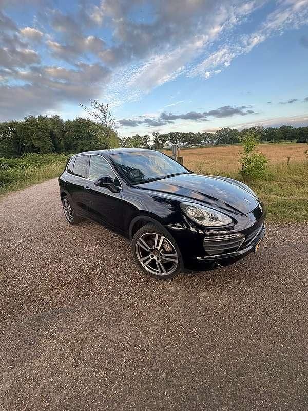 Zwart Occasion 2010 Porsche Cayenne SUV | € 14.450 (Super prijs) - Afbeelding 1/4