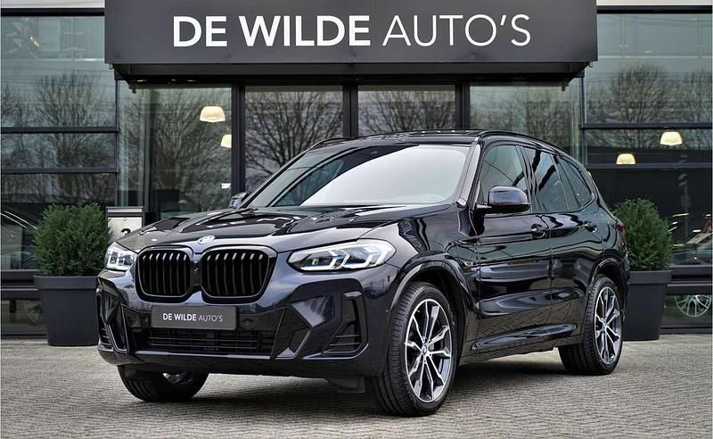 Zwart (metallic) Gebruikt 2022 BMW X3 M Sport SUV | € 49.900 (Eerlijke prijs) - Afbeelding 1/4