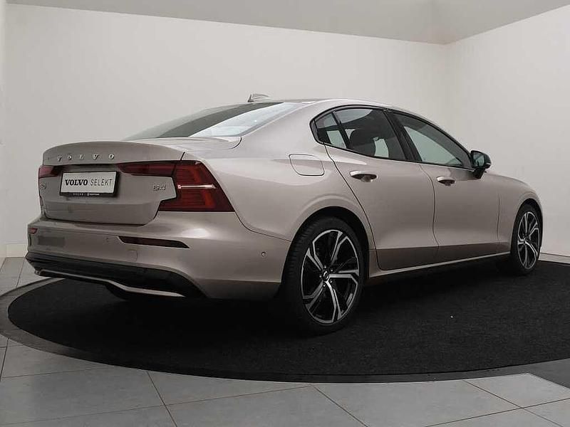 Occasion Volvo S60 Plus 197 PK (144 kW) 2024 Grijs Sedan