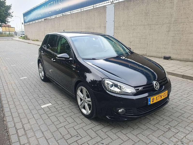 Zwart Gebruikt 2011 VW Golf VI R-line Edition Hatchback | € 6.200 (Eerlijke prijs) - Afbeelding 1/4