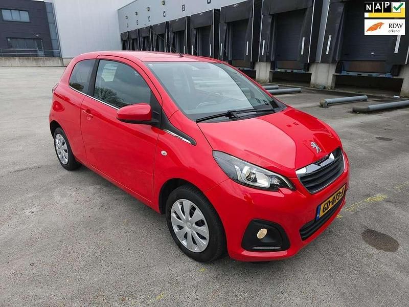 Rood Gebruikt 2015 Peugeot 108 Active Hatchback | € 4.595 (Eerlijke prijs) - Afbeelding 1/4