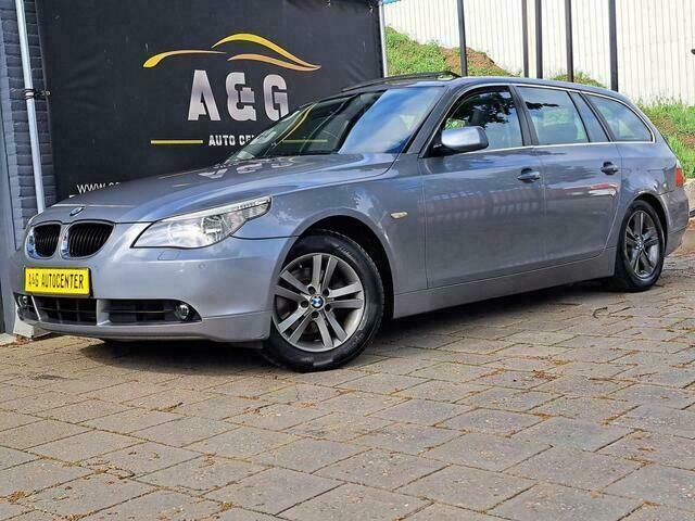 Grijs Gebruikt 2004 BMW 525 Executive Stationwagen | € 6.995 (Duur) - Afbeelding 1/4