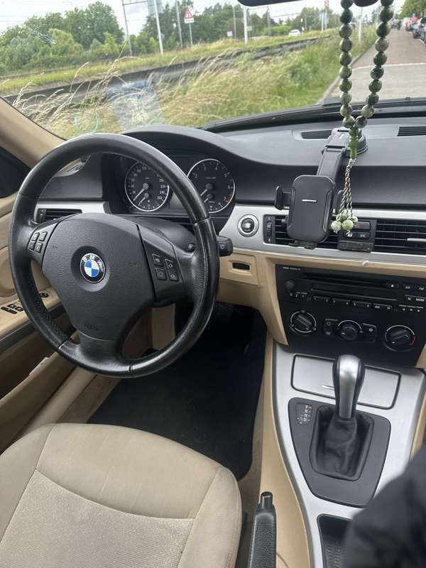 Zwart Gebruikt 2005 BMW 318 Sedan | € 4.750 (Duur) - Afbeelding 1/4