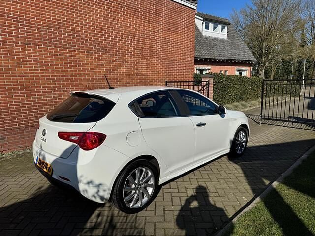 Occasion Alfa Romeo Giulietta Distinctive 170 PK (125 kW) 2011 Wit Hatchback