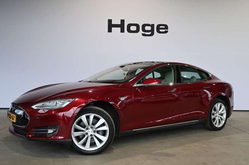 Rood Gebruikt 2013 Tesla Model S Performance Hatchback | € 16.940 (Eerlijke prijs) - Afbeelding 1/4