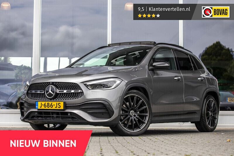 Grijs Gebruikt 2020 Mercedes GLA200 AMG line SUV | € 30.845 - Afbeelding 1/4