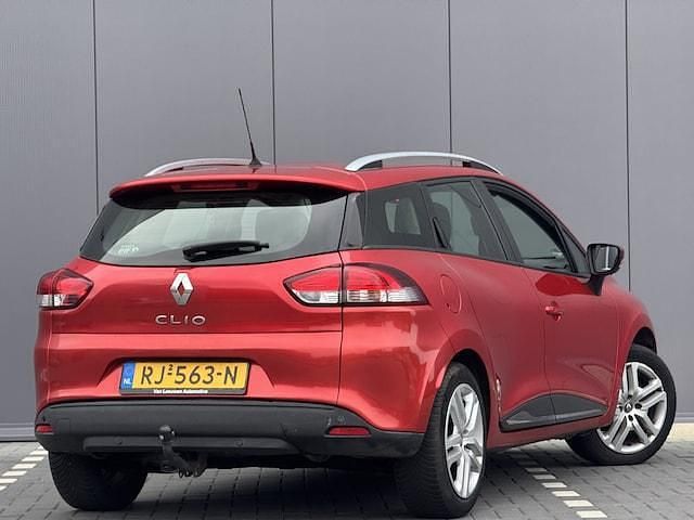 Occasion Renault Clio GrandTour Zen 88 PK (64 kW) 2017 Rood Stationwagen