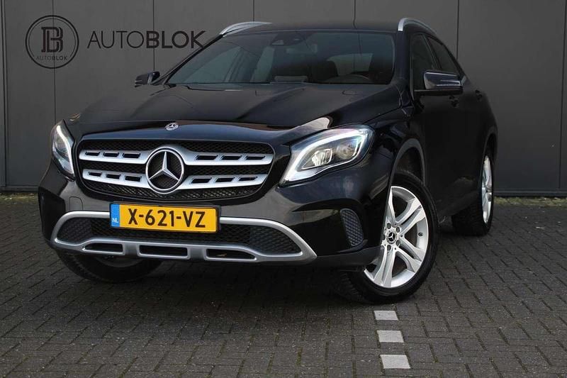 Zwart Occasion 2018 Mercedes GLA200 SUV | € 19.945 (Eerlijke prijs) - Afbeelding 1/3