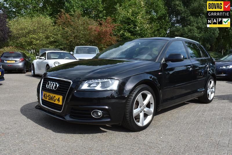 Zwart Occasion 2011 Audi A3 Sportback Ambition Hatchback | € 7.250 (Eerlijke prijs) - Afbeelding 1/4