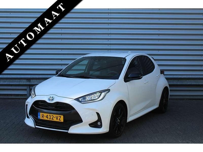Occasion Toyota Yaris Hybrid Executive 116 PK (85 kW) 2022 Wit Hatchback