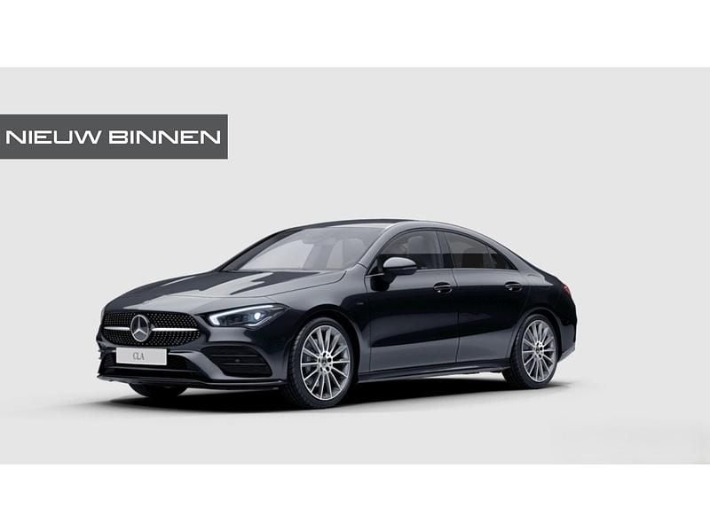 Zwart Gebruikt 2021 Mercedes CLA250 Premium Plus Sedan | € 29.940 (Eerlijke prijs) - Afbeelding 1/4