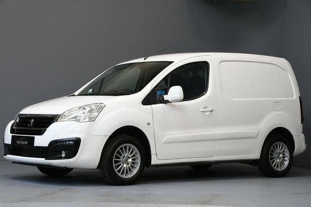 Wit Gebruikt 2018 Peugeot Partner Premium MPV | € 8.500 (Goede deal) - Afbeelding 1/4