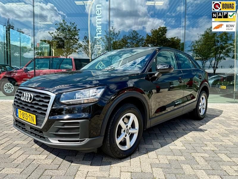 Zwart Gebruikt 2018 Audi Q2 Sport SUV | € 15.700 (Goede deal) - Afbeelding 1/4