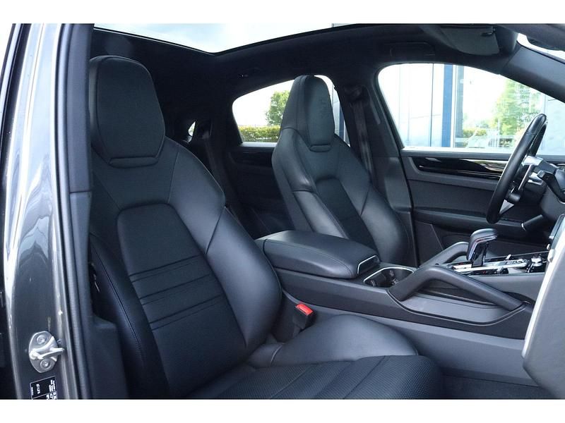 Occasion Porsche Cayenne Sport 463 PK (340 kW) 2022 Grijs SUV