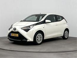 Wit Gebruikt 2019 Toyota Aygo X-play Hatchback | € 8.390 (Eerlijke prijs) - Afbeelding 1/3