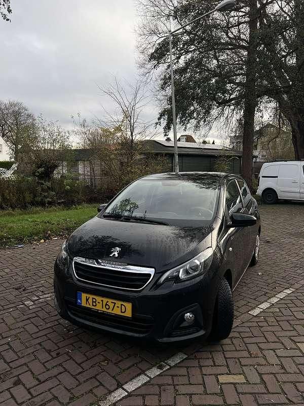 Zwart Gebruikt 2016 Peugeot 108 Active Hatchback | € 6.495 (Eerlijke prijs) - Afbeelding 1/4