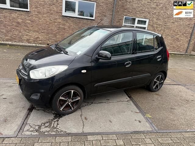 Zwart Gebruikt 2011 Hyundai i10 Hatchback | € 2.750 (Eerlijke prijs) - Afbeelding 1/4