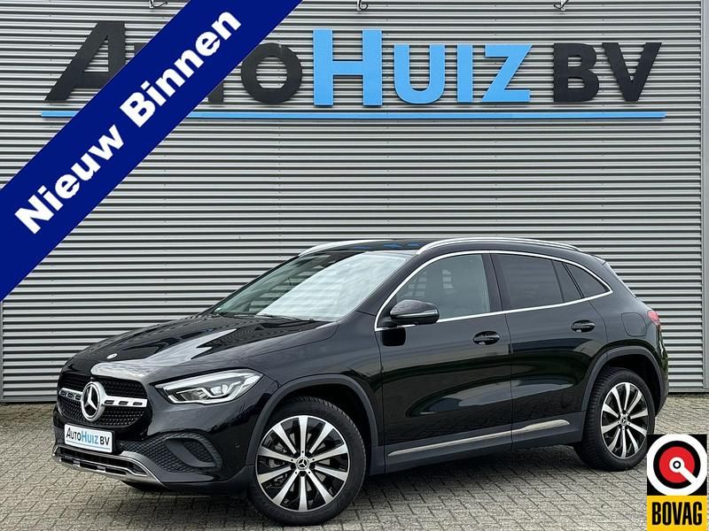 Zwart Occasion 2022 Mercedes GLA250 Luxury SUV | € 35.990 (Super prijs) - Afbeelding 1/4
