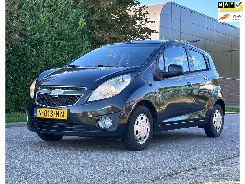 Zwart Gebruikt 2010 Chevrolet Spark Hatchback | € 2.950 (Eerlijke prijs) - Afbeelding 1/4