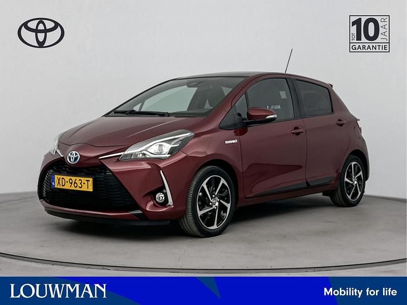Rood Gebruikt 2018 Toyota Yaris Hybrid Executive Hatchback | € 15.950 (Goede deal) - Afbeelding 1/4