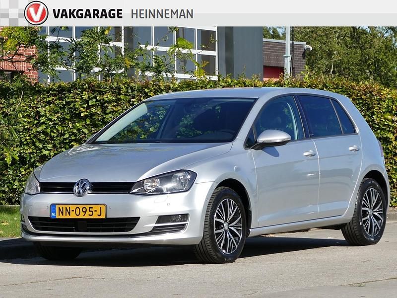 Grijs Occasion 2016 VW Golf VII Hatchback | € 11.950 (Duur) - Afbeelding 1/4