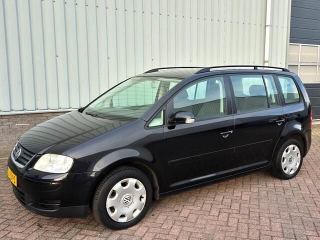 Zwart Gebruikt 2005 VW Touran MPV | € 2.395 (Iets duurder) - Afbeelding 1/4