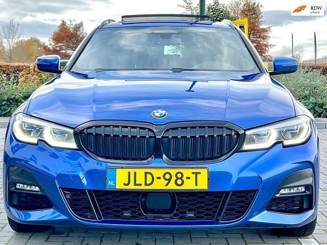 Blauw Gebruikt 2021 BMW 330 M Sport Stationwagen | € 26.950 (Eerlijke prijs) - Afbeelding 1/4