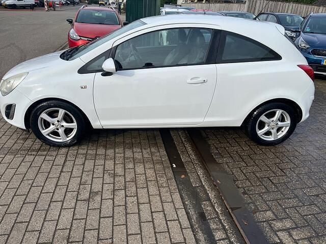 Occasion Opel Corsa Edition 86 PK (63 kW) 2012 Wit Hatchback