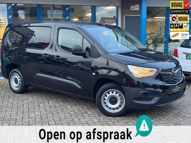 Zwart Gebruikt 2024 Opel Combo MPV | € 17.500 (Iets duurder) - Afbeelding 1/4