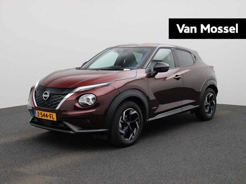 Grijs, metallic lak Gebruikt 2024 Nissan Juke N-Connecta SUV | € 26.430 (Eerlijke prijs) - Afbeelding 1/4