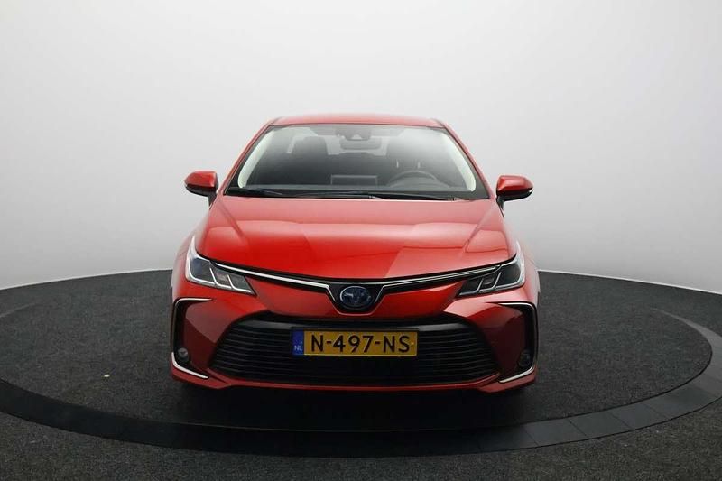 Occasion Toyota Corolla 123 PK (90 kW) 2021 Rood Sedan