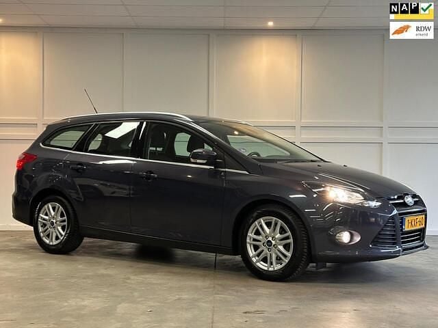 Grijs Gebruikt 2013 Ford Focus Titanium Stationwagen | € 4.950 (Eerlijke prijs) - Afbeelding 1/4
