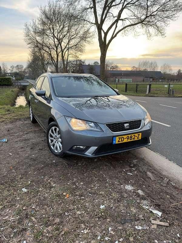 Grijs Occasion 2014 Seat Leon Style Stationwagen | € 10.395 (Eerlijke prijs) - Afbeelding 1/4
