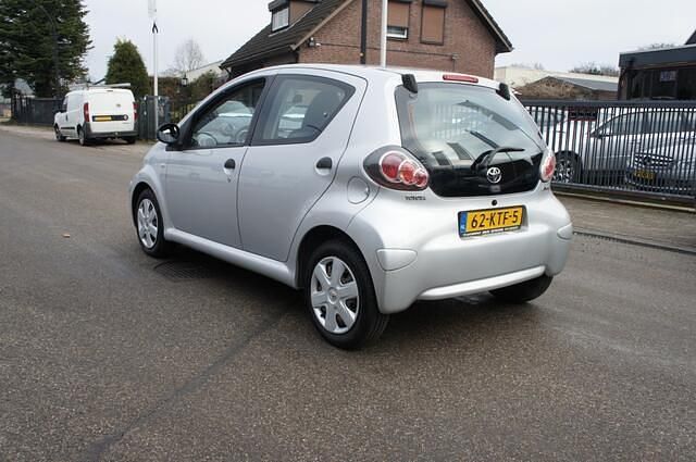 Occasion Toyota Aygo Comfort 68 PK (50 kW) 2010 Grijs Hatchback