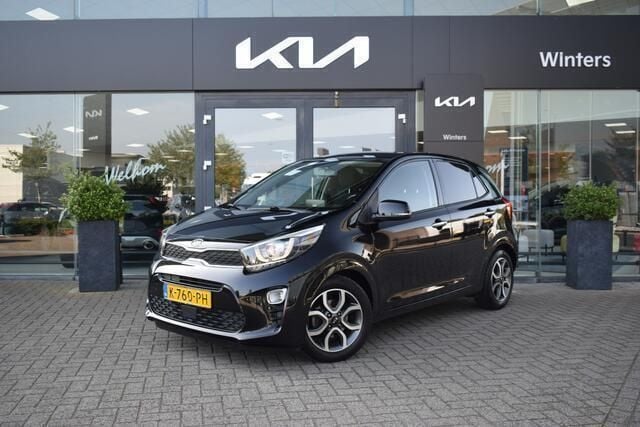 Zwart, metallic lak Gebruikt 2021 Kia Picanto Hatchback | € 13.895 (Eerlijke prijs) - Afbeelding 1/4