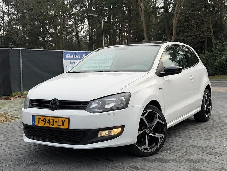 Wit Occasion 2013 VW Polo Highline Hatchback | € 5.395 (Eerlijke prijs) - Afbeelding 1/4
