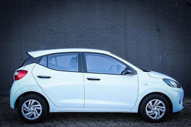Wit Occasion 2022 Hyundai i10 Hatchback | € 9.950 (Super prijs) - Afbeelding 1/3