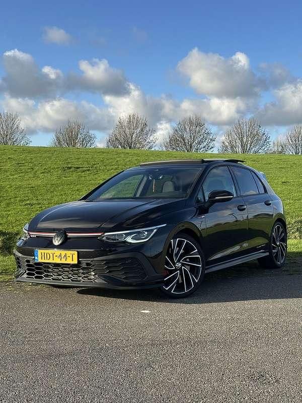 Zwart Gebruikt 2022 VW Golf VIII GTI Hatchback | € 35.999 (Super prijs) - Afbeelding 1/4