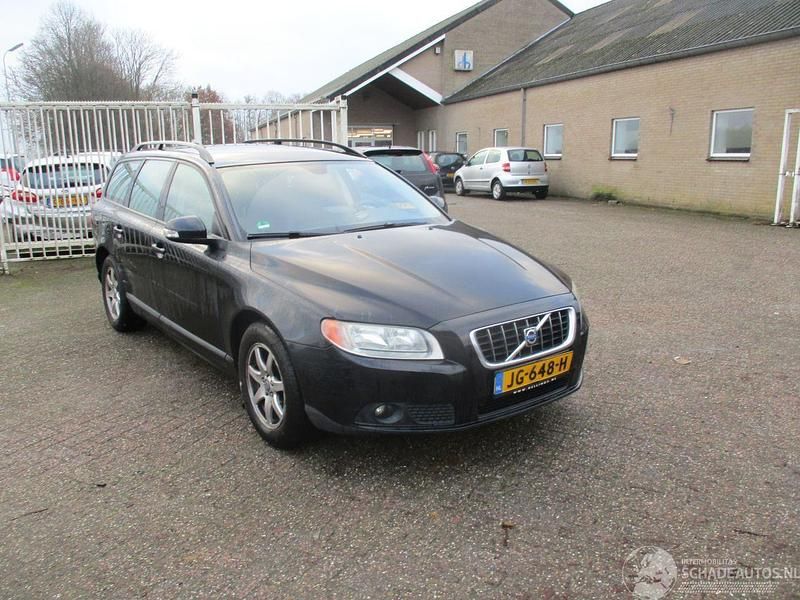Zwart Occasion 2008 Volvo V70 Stationwagen | € 2.150 - Afbeelding 1/4