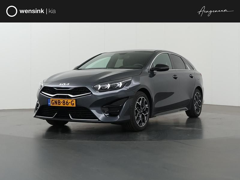 Grijs Gebruikt 2024 Kia ProCeed GT-Line Hatchback | € 32.435 (Super prijs) - Afbeelding 1/4