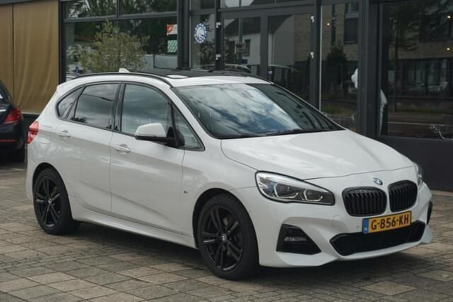 Wit Gebruikt 2019 BMW 220 Executive Stationwagen | € 21.850 (Eerlijke prijs) - Afbeelding 1/4