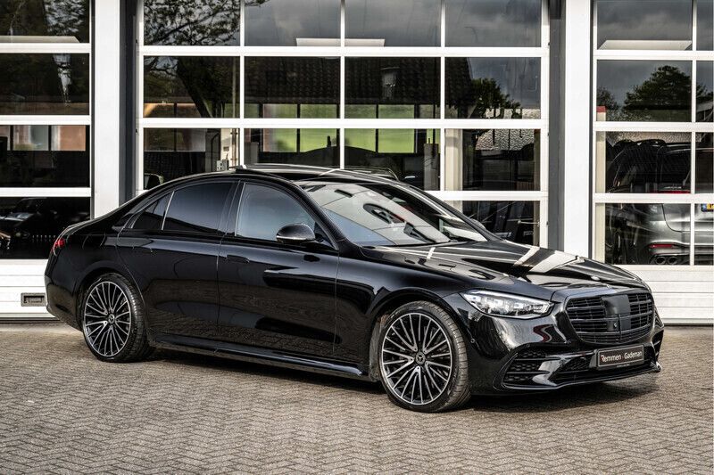 Zwart, metallic lak Gebruikt 2023 Mercedes S400 AMG line Sedan | € 158.850 - Afbeelding 1/4