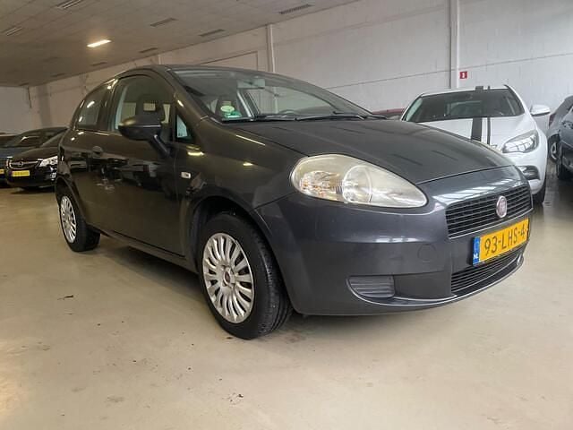 Occasion Fiat Grande Punto 65 PK (47 kW) 2010 Grijs Hatchback