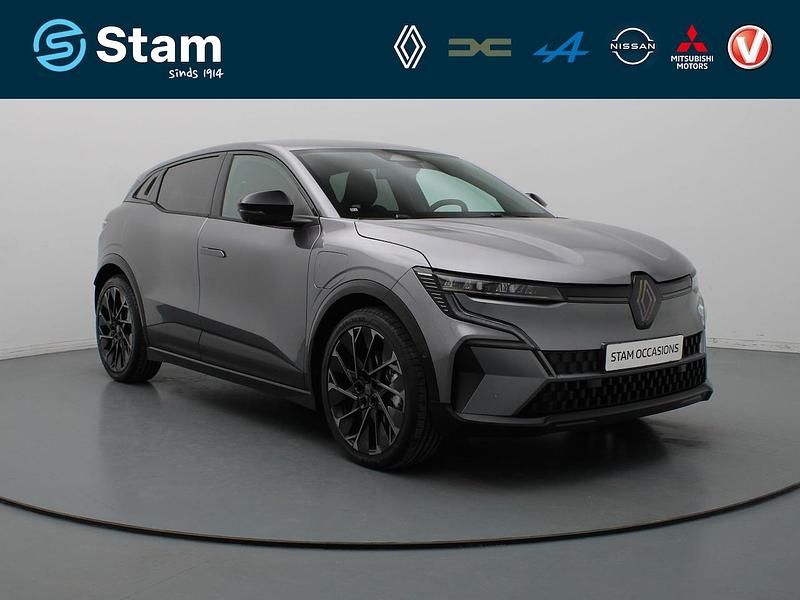 Grijs (metallic) Nieuw 2025 Renault Mégane IV Esprit Alpine Hatchback | € 39.990 - Afbeelding 1/4