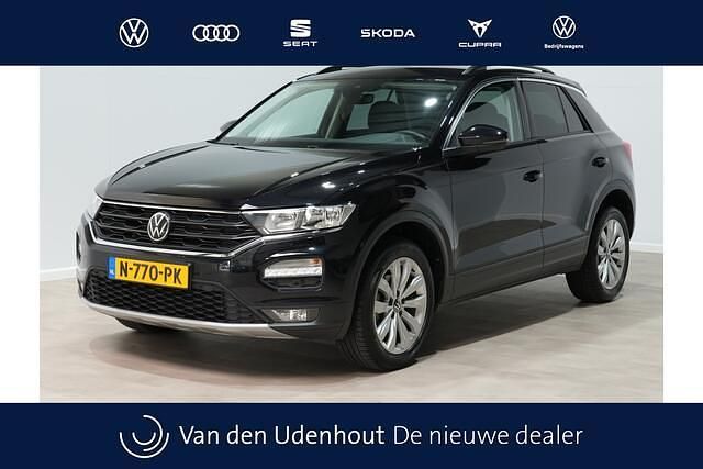 Zwart (metallic) Occasion 2021 VW T-Roc Style SUV | € 25.750 (Super prijs) - Afbeelding 1/4