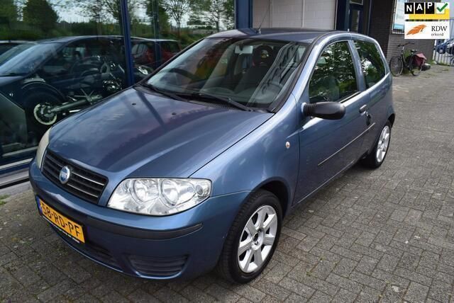 Blauw Gebruikt 2005 Fiat Punto Young Hatchback | € 1.500 (Eerlijke prijs) - Afbeelding 1/4