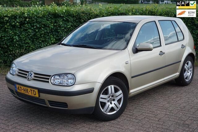 Beige, andere lak Gebruikt 2001 VW Golf IV Trendline Hatchback | € 950 (Goede deal) - Afbeelding 1/4
