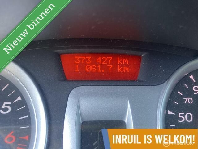 Wit Occasion 2010 Renault Clio GrandTour Collection Stationwagen | € 1.550 - Afbeelding 1/4