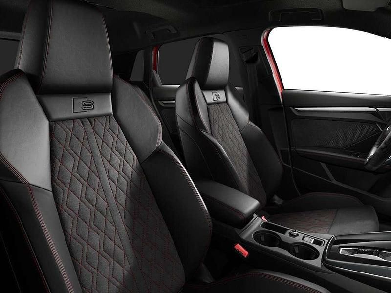 Occasion Audi A3 Sportback e-tron Competition 272 PK (200 kW) 2025 Rood (metallic) Hatchback